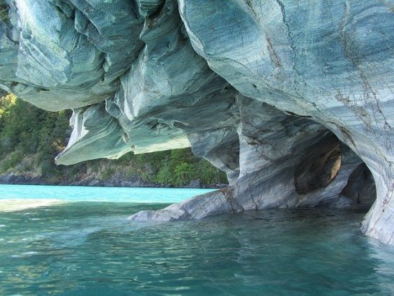 marble-caves-argentin